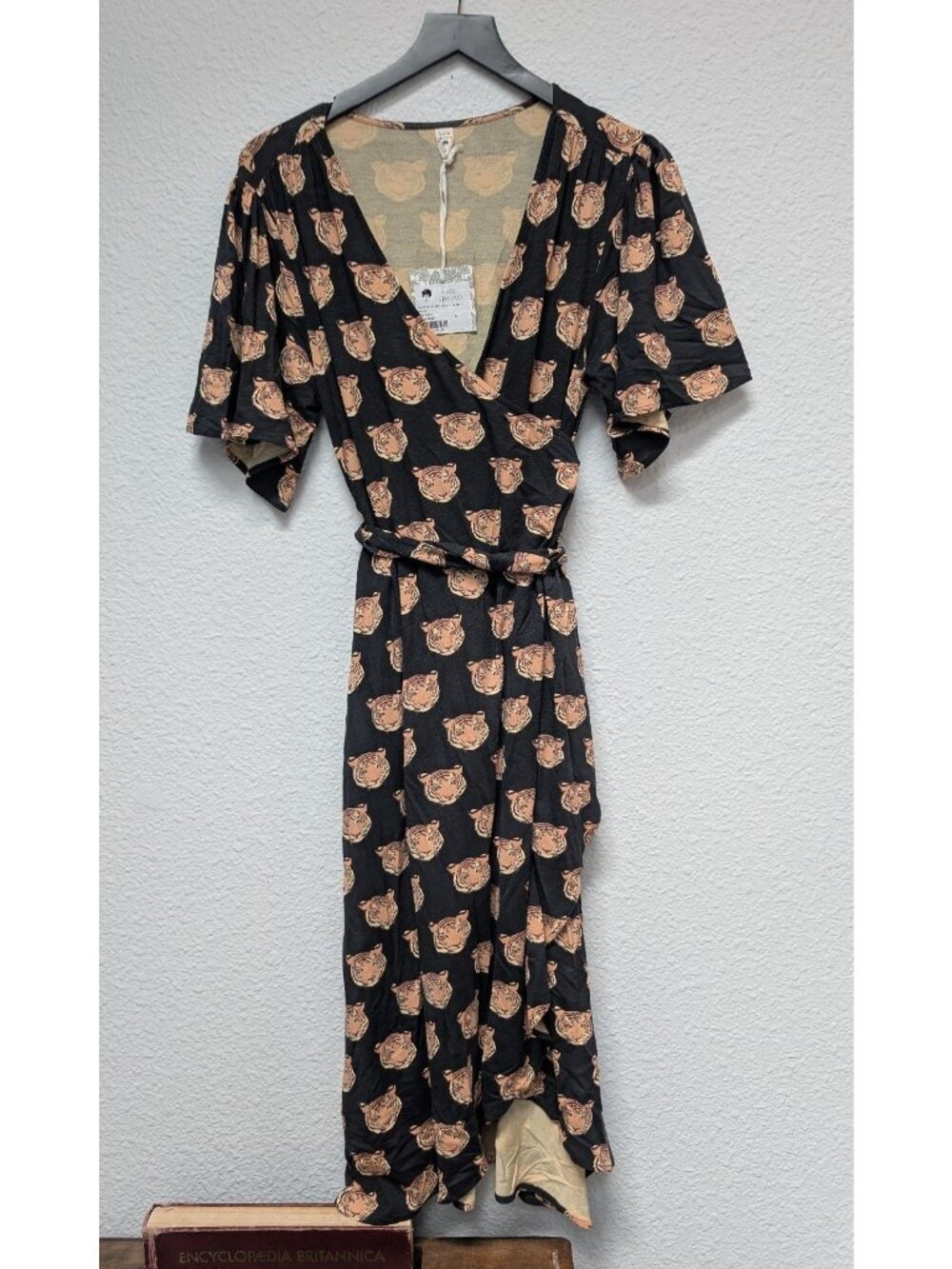 Kate Quinn Bamboo OG Tigers Flutter Sleeve Wrap Dress Medium Black Tiger Head